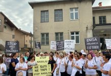 Više stotina građana iz raznih dijelova BiH u Jablanici: Ne damo djecu!