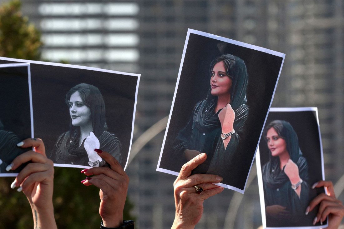 230916063915-mahsa-amini-death-protest-2022-file-1694891091-1100x733-1