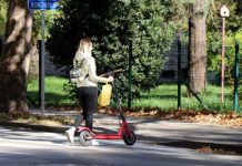 Europska metropola ukinula uslugu iznajmljivanja električnih romobila