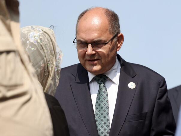 schmidt-nametnuo-odluku-o-mc-srebrenica-najavio-i-nove-viber-image-2023-09-20-13-29-35-621_650ad75acb8eb