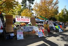 Grupa studenata na Univerzitetu Stanford protestuje u znak podrške Palestini