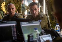 Izraelska vojska: Silovito napadamo, prepolovili smo Gazu