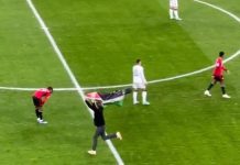 VIDEO Navijač uletio na teren sa zastavom Palestine i prekinuo utakmicu Lige prvaka