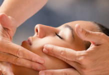 Otkrijte podmlađujuću Yotox masažu – yoga lica sa botoks serumom i hladnim čekićem